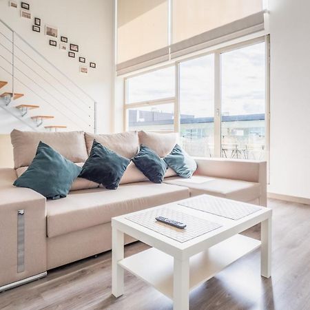 El Ventero Apartment - Elegante Apt Para 5 Con Terraza, Wi-Fi Y Aparcamiento En La Calle Camarma de Esteruelas Ngoại thất bức ảnh